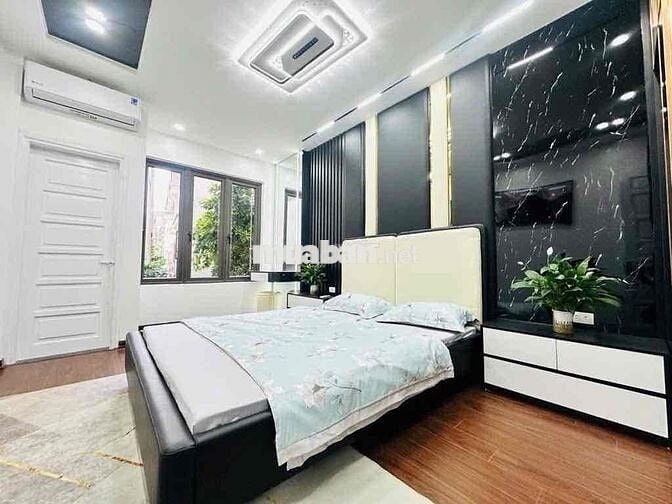 Bán nhà Đường Võ Chí Công , 40m tặng full nội thất cao cấp