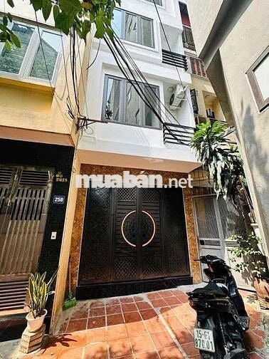 Bán nhà Đường Võ Chí Công , 40m tặng full nội thất cao cấp