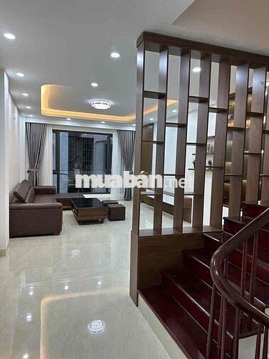 CẦU GIẤY – NHÀ MỚI 6 TẦNG – Ô TÔ NGỦ TRONG NHÀ