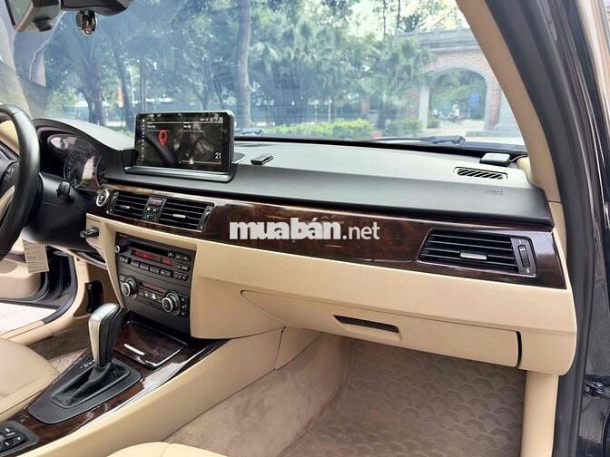 BMW 3 Series 325i 2010