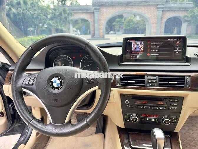 BMW 3 Series 325i 2010