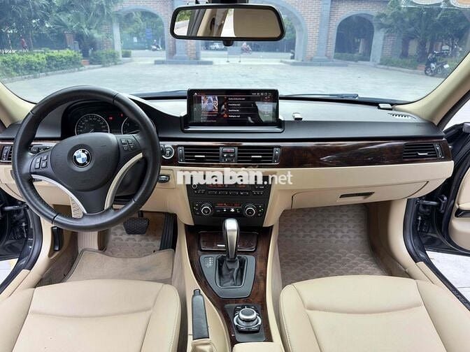 BMW 3 Series 325i 2010
