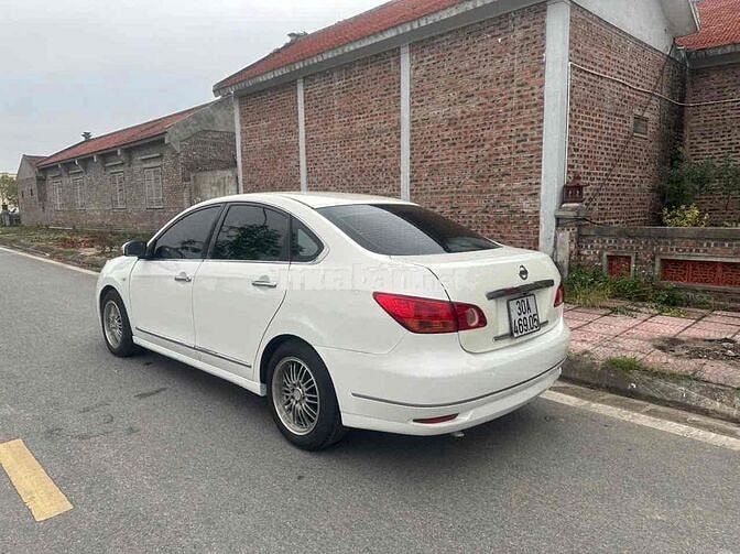 Nissan Bluebird 2009 - 185757 km