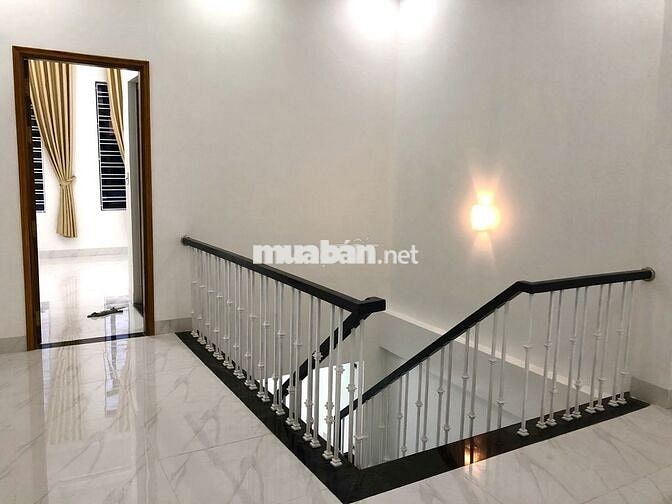 NHÀ MẶT TIỀN 2 TẦNG - 3 PHÒNG NGỦ, ĐƯỜNG VĂN CAO - TP HUẾ