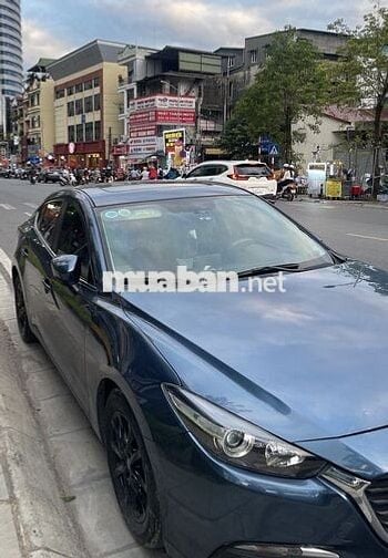 Mazda 3 đời 2018 màu xanh, 100.000 km