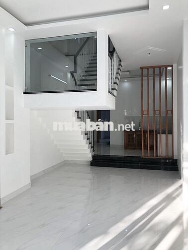 NHÀ MẶT TIỀN 2 TẦNG - 3 PHÒNG NGỦ, ĐƯỜNG VĂN CAO - TP HUẾ