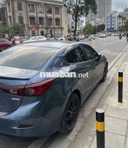 Mazda 3 đời 2018 màu xanh, 100.000 km
