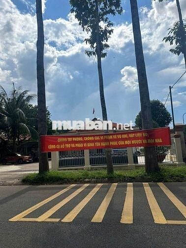 Đất đẹp giá rẽ vị trí tốt.2 mặt tiền rộng 7m. Xe ô tô ra vào thoải mái