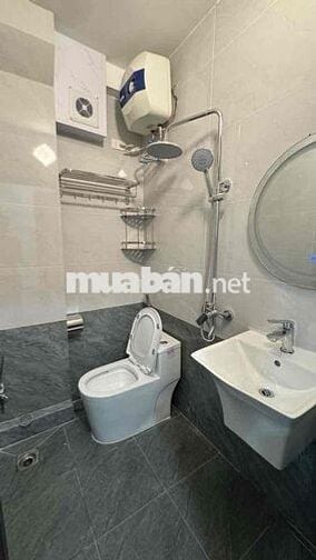 Lô Góc Cầu Giấy 32m2 - 5 Tầng - Gần Phố - Tiện Ích - Giá 7,8 Tỷ