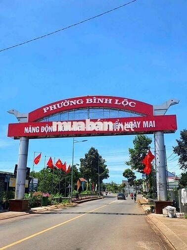 Đất đẹp giá rẽ vị trí tốt.2 mặt tiền rộng 7m. Xe ô tô ra vào thoải mái