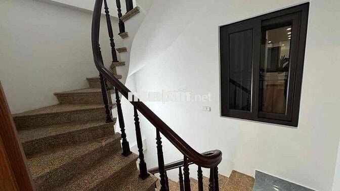 Lô Góc Cầu Giấy 32m2 - 5 Tầng - Gần Phố - Tiện Ích - Giá 7,8 Tỷ