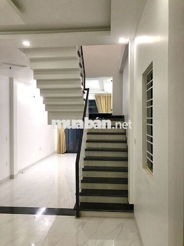 NHÀ MẶT TIỀN 2 TẦNG - 3 PHÒNG NGỦ, ĐƯỜNG VĂN CAO - TP HUẾ