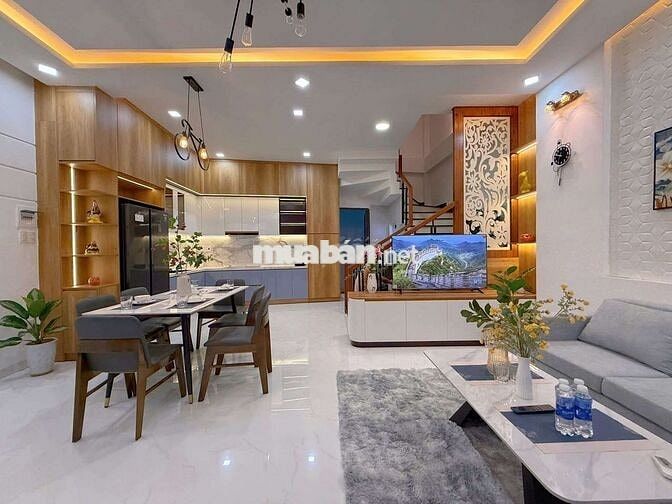 Nhà 3 tầng 3 mê trên lợp tôn chóng nóng kiệt Huỳnh Ngọc Huệ sau Nhà MT