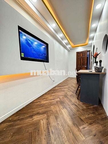 Căn hộ 2 Phòng ngủ sạch sẽ,sang trọng -bancol thoáng-cộng hoà,tân binh