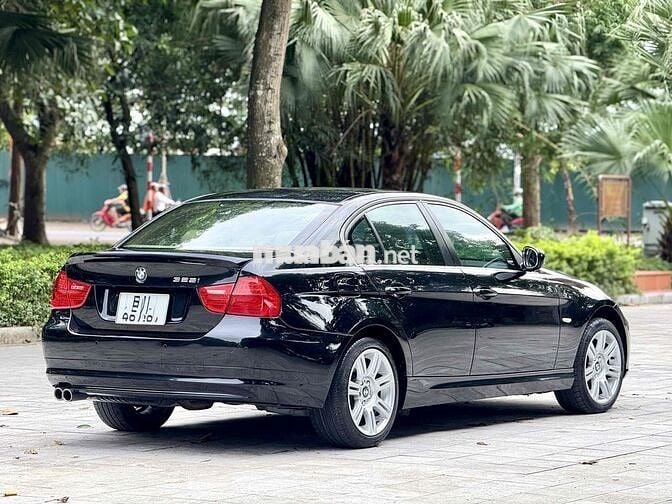 BMW 3 Series 325i 2010