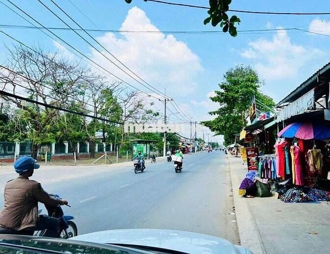 CÔ NĂM VỀ QUÊ VỚI GIA ĐÌNH, GỬI BÁN LÔ ĐẤT 174M2 MT LÊ THỊ NGHIÊN, SHR