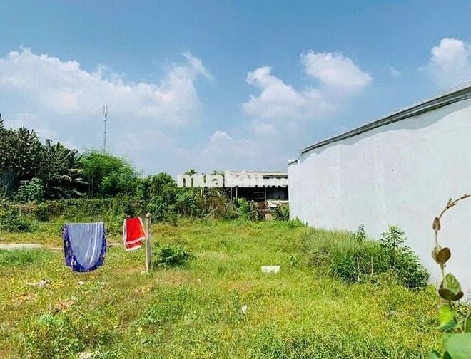 CÔ NĂM VỀ QUÊ VỚI GIA ĐÌNH, GỬI BÁN LÔ ĐẤT 174M2 MT LÊ THỊ NGHIÊN, SHR