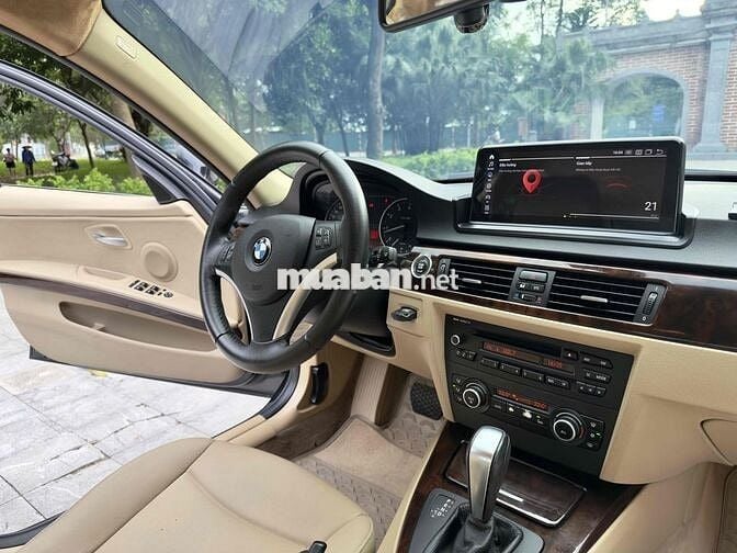 BMW 3 Series 325i 2010