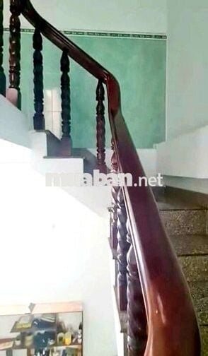 BÁN NHÀ 2 TẦNG NGAY SÁT MẶT TIỀN