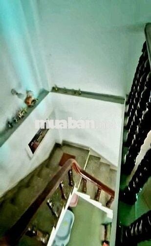 BÁN NHÀ 2 TẦNG NGAY SÁT MẶT TIỀN