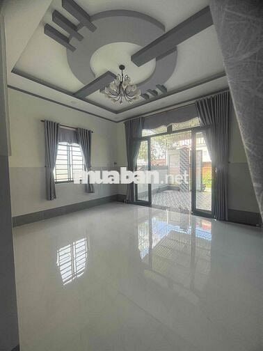 Ngay TRƯỜNG THCS Bàu Năng - nhà mới chưa sử dụng 100%