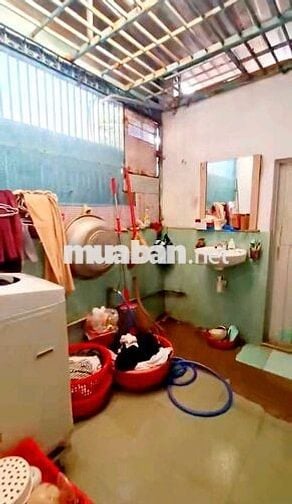 BÁN NHÀ 2 TẦNG NGAY SÁT MẶT TIỀN