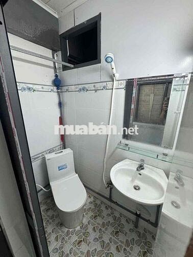 Phòng 1 người như hình, chỉ tính điện nước. Nhận thú cưng, xe điện