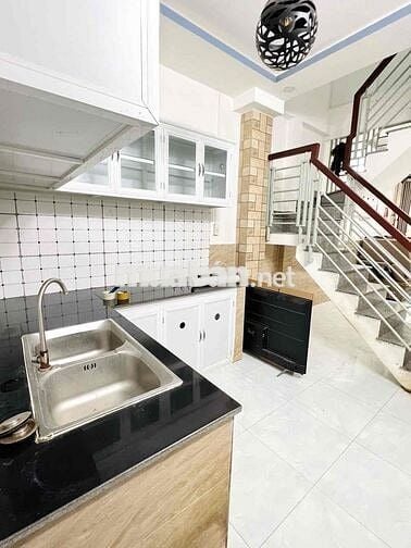 Bán Nhà Đúc 2 Tầng, 2PN, P10 Tân Bình, SHR, Hơn 3T ít