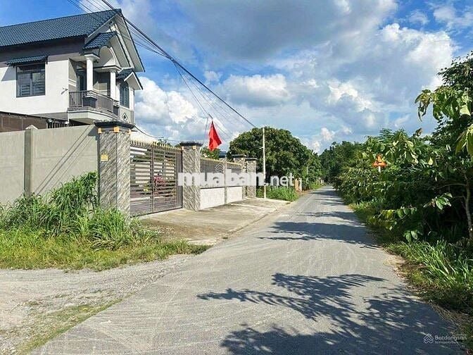 Chủ bán lỗ lô đất 200m2 nằm cạnh Suối Sâu -Trảng Bàng . Giá 550tr, SHR