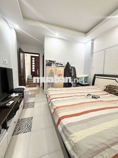 KẾ QUẬN 10 - MT 8M KINH DOANH - 52m2 NGANG 4.4M - CHỈ 8.5 TỶ .