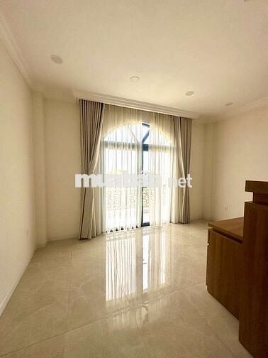 MTKD HL2 XE HƠI QUAY ĐẦU THOẢI MÁI 90m2 4 TẦNG CÓ THANG MÁY HƠN 12 TỶ