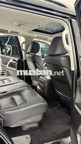 Toyota Land Cruiser 4.6V8, sản xuất 2020 cực đẹp.