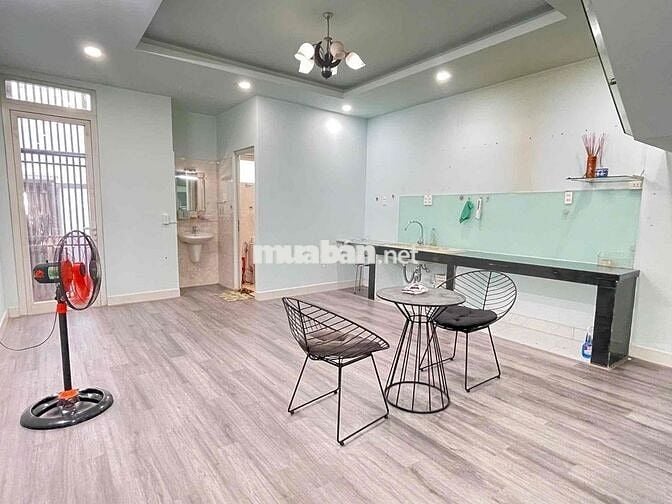 Cho thuê nhà đối diện chung cư Phúc Đạt phù hợp làm văn phòng