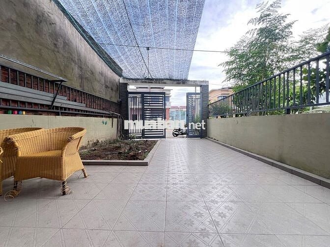 Cho thuê nhà nguyên căn 2 tầng KĐT Oasis, 2PN,gần ĐH Việt Đức, giá 6tr