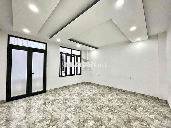 CHO THUÊ NHÀ KINH DOANH 4 TẦNG MẶT TIỀN THÍCH QUẢNG ĐỨC CÓ THANG MÁY