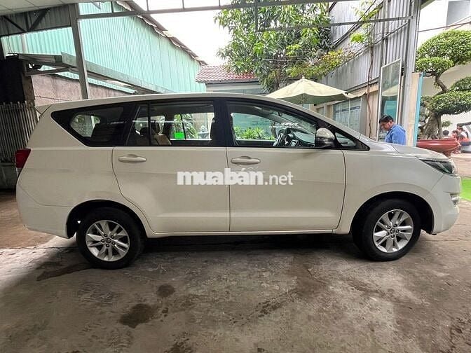 Cần thanh lý xe Toyota Innova (7 chỗ)