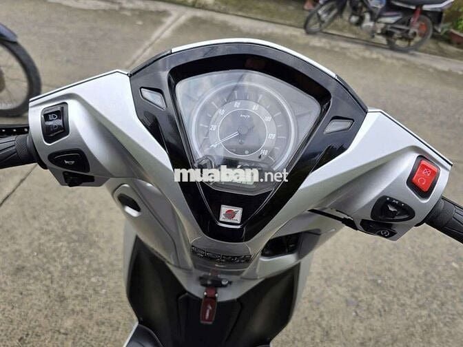 Lead 2023 bạc Porsche,full đồ chơi BSTP,chính chủ