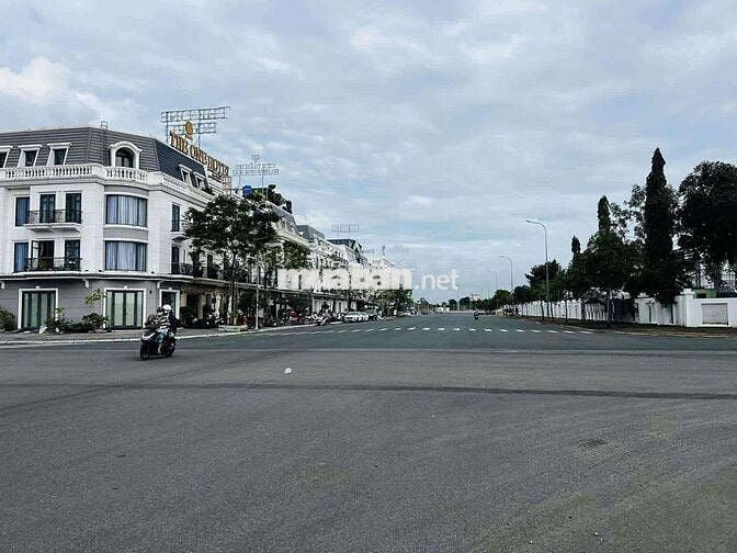 NỀN TÁI ĐỊNH CƯ SAU LƯNG VINCOM LIỀN KỀ QUẢNG TRƯỜNG PHAN NGỌC HIỂN