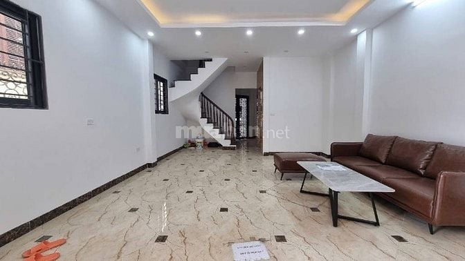 HOÀNG QUỐC VIỆT, 6 TẦNG THANG MÁY, ÔTÔ NGÀY ĐÊM, FULL ĐỒ NT,KINH DOANH