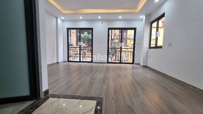 HOÀNG QUỐC VIỆT, 6 TẦNG THANG MÁY, ÔTÔ NGÀY ĐÊM, FULL ĐỒ NT,KINH DOANH
