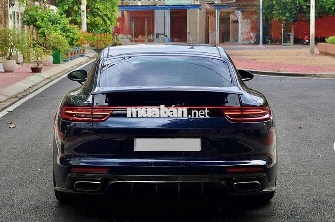 Porsche Panamera 3.0 V6 model 2018