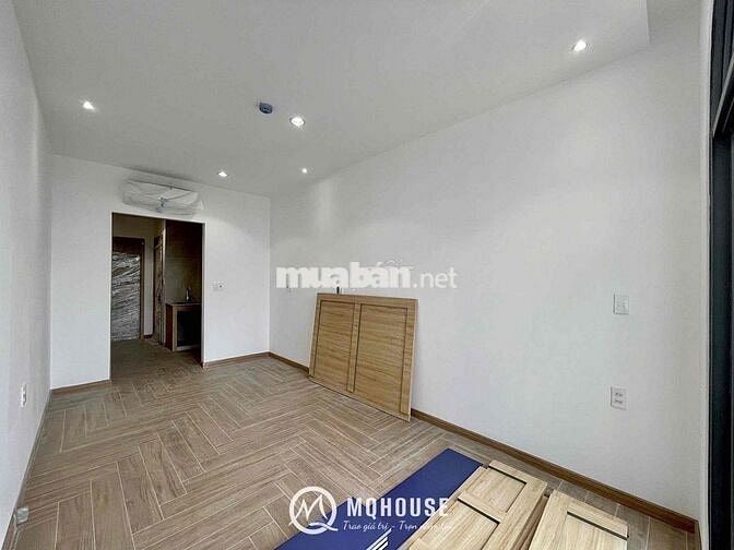 STUDIO BAN CÔNG - TÁCH BẾP - NGAY CẦU VƯỢT HOÀNG HOA THÁM