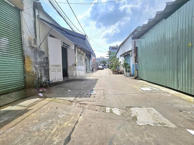 Nhà sổ hồng chính chủ - hẻm xe hơi 8m - đường Nguyễn Văn Quá, Quận 12