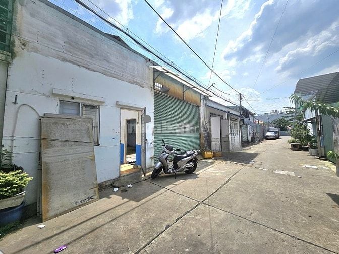 Nhà sổ hồng chính chủ - hẻm xe hơi 8m - đường Nguyễn Văn Quá, Quận 12