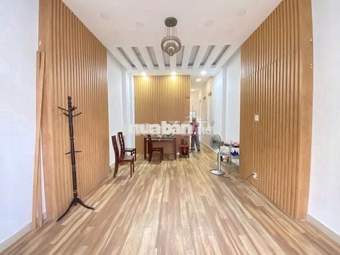 Cho thuê nhà mặt tiền đường Lê Trọng Tấn, dt 4x17 trệt 3 lầu