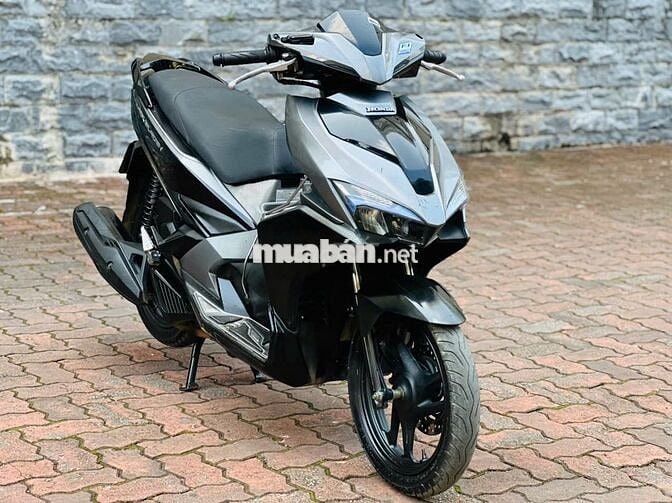 Xe máy Honda Air Blade màu đen xám