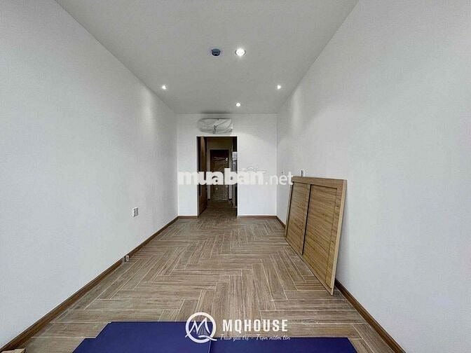 STUDIO BAN CÔNG - TÁCH BẾP - NGAY CẦU VƯỢT HOÀNG HOA THÁM