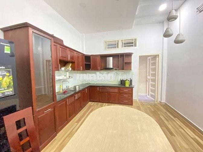 Cho thuê nhà mặt tiền đường Lê Trọng Tấn, dt 4x17 trệt 3 lầu