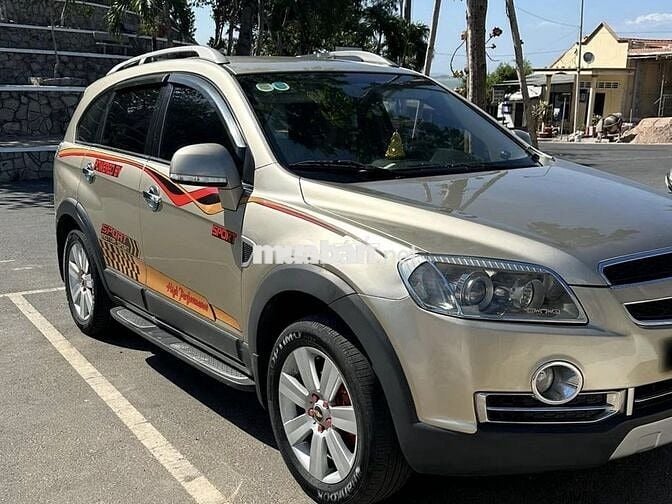 Chevrolet Captiva LTZ 2010 màu vàng cát