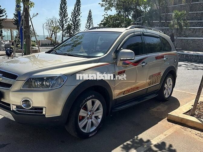 Chevrolet Captiva LTZ 2010 màu vàng cát